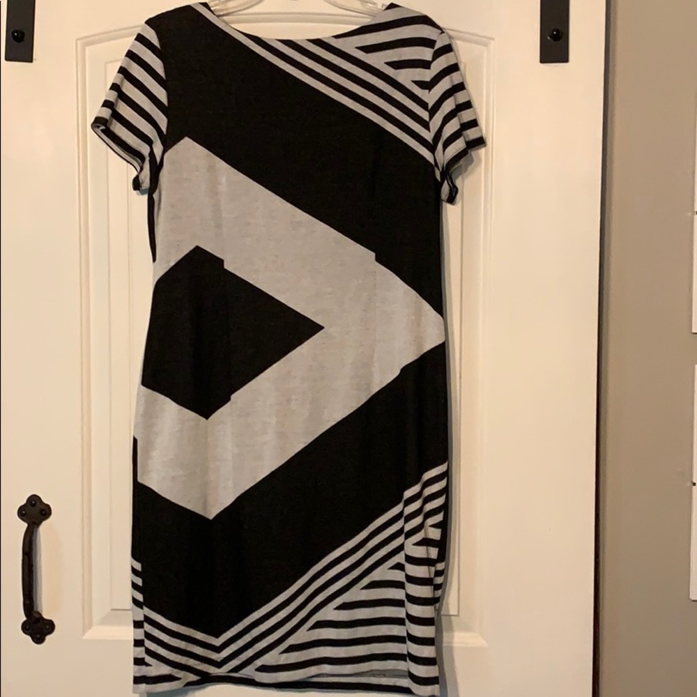 Dress - Picture 3 of 4